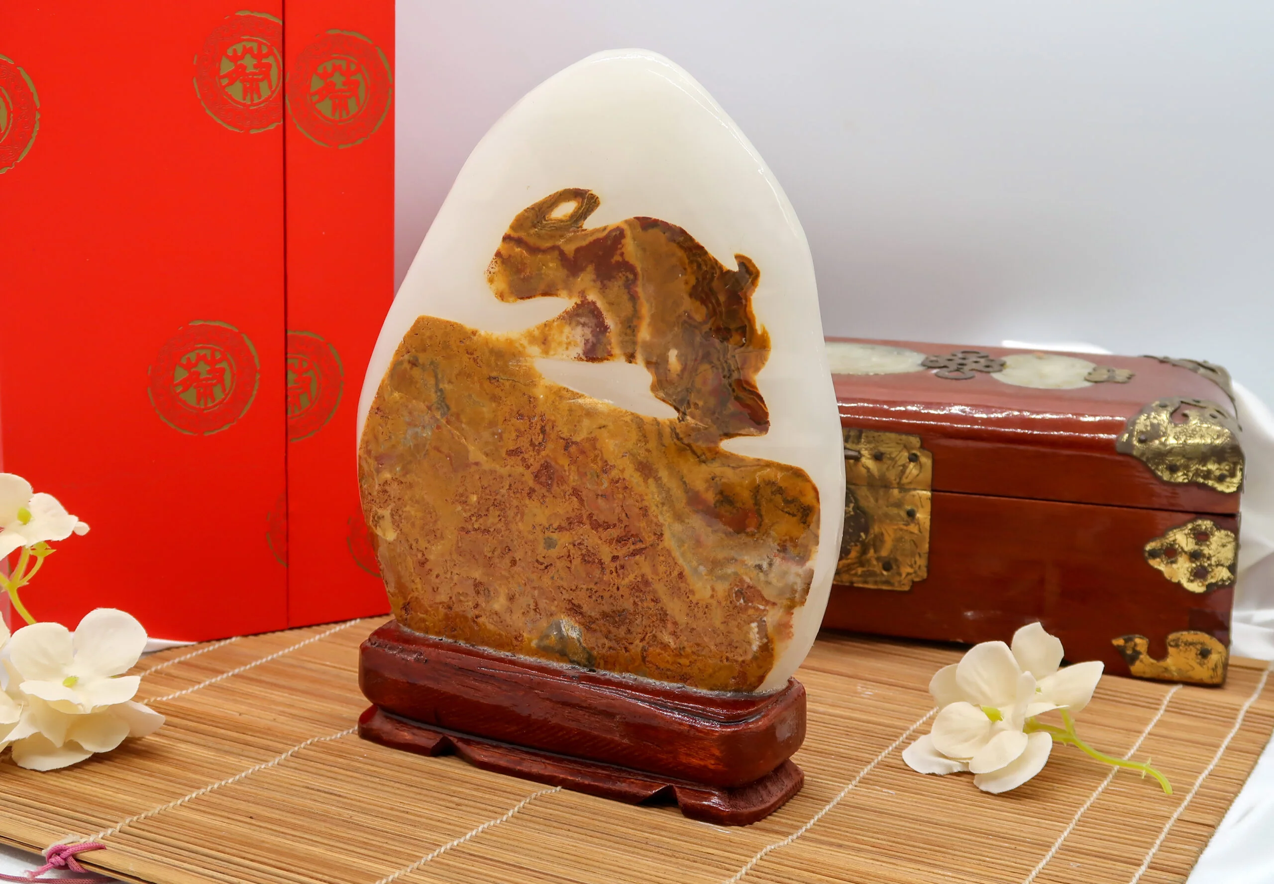 玉兔迎祥 玉石擺飾｜天然玉石．玉兔擺件．藝術收藏．開運招福