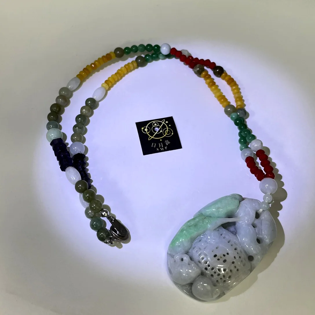 浮雕翡翠多彩珠鍊
