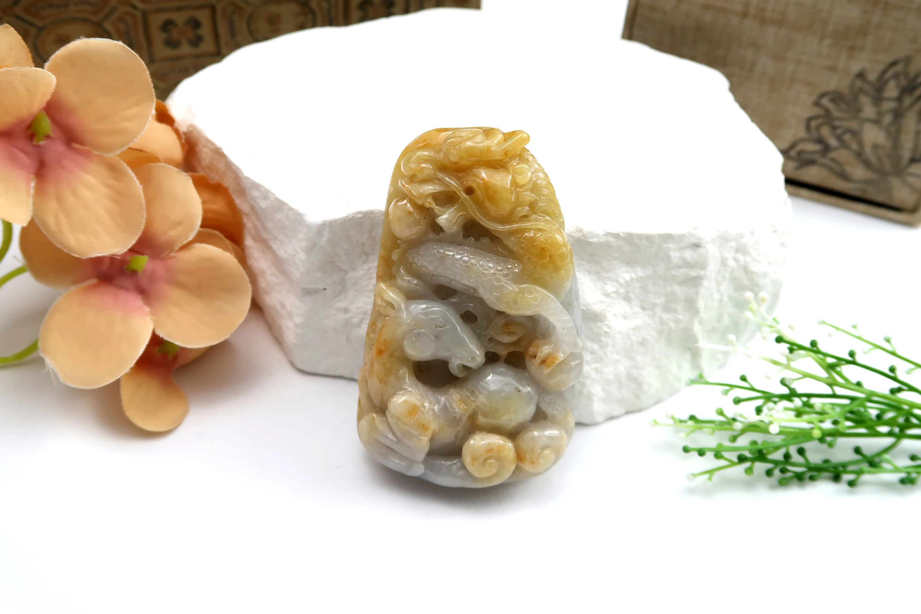 《龍躍福祿》翡翠精雕古韻吊墜