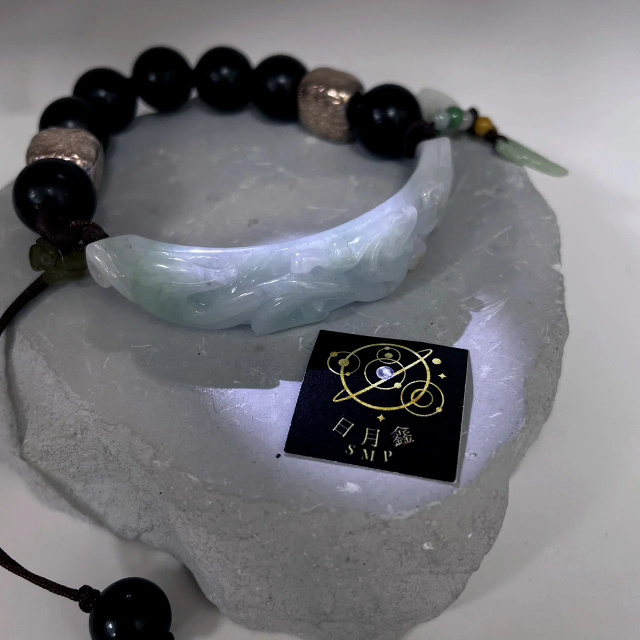 天然雕花翡翠手串